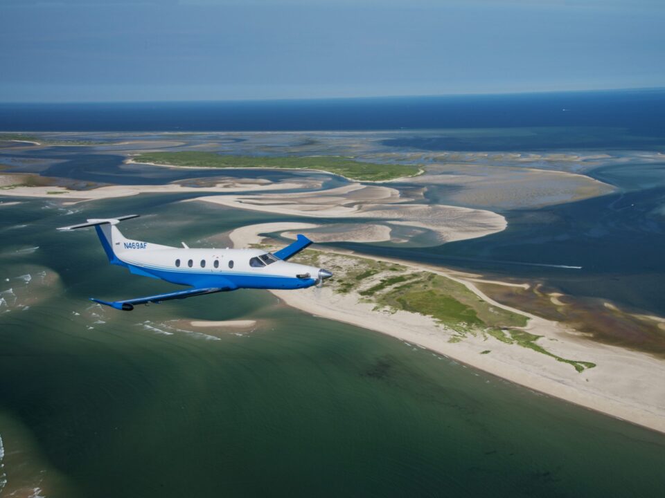 PlaneSense PC-12 flies over Massachussets for private travel